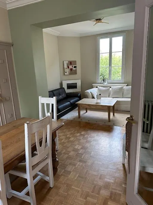 Beauvais Maison Bourgeoise Centre-Ville. 0*,